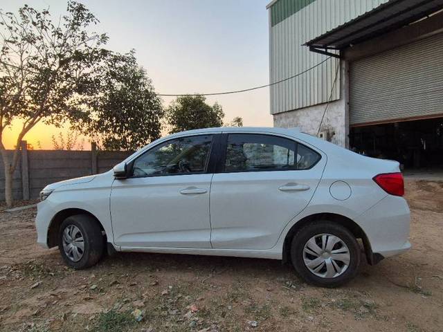 https://images10.gaadi.com/usedcar_image/4410452/original/5aaaa5ac9c717246dccd3355031681e8.jpg?imwidth=6402