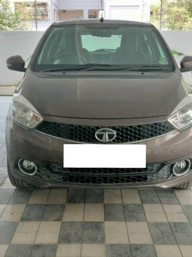 https://images10.gaadi.com/usedcar_image/4410479/original/304ce2d7cde74051053cc57a53be1060.jpg?imwidth=6401