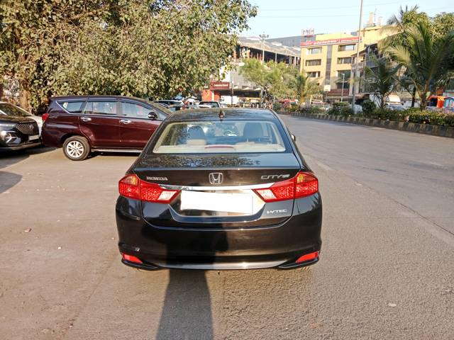 https://images10.gaadi.com/usedcar_image/4410637/original/processed_c5fbd950e5035495c343dbaddbbb92ec.jpg?imwidth=6401