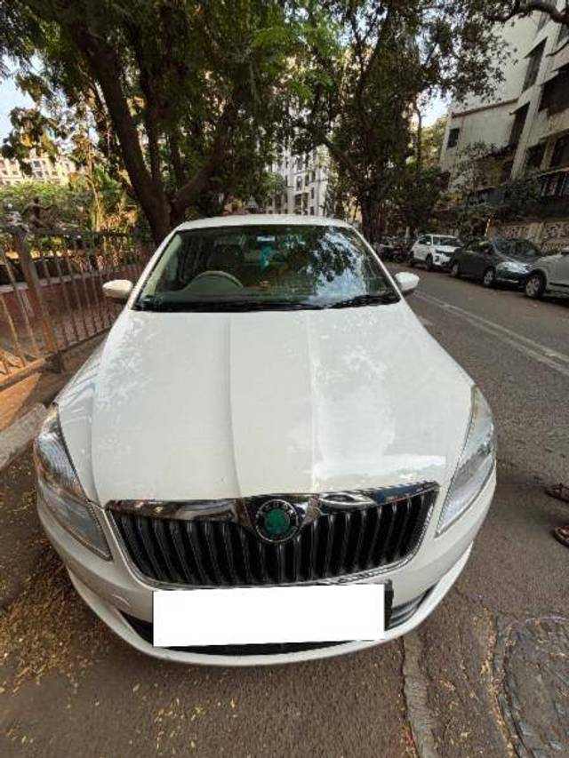 https://images10.gaadi.com/usedcar_image/4410644/original/3ec6150301f1dacf923a2a4f569b4c21.jpeg?imwidth=6400