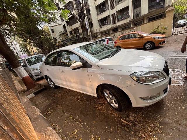https://images10.gaadi.com/usedcar_image/4410644/original/e2dd7d1d6cb90ffb126af51c28d1355b.jpeg?imwidth=6402