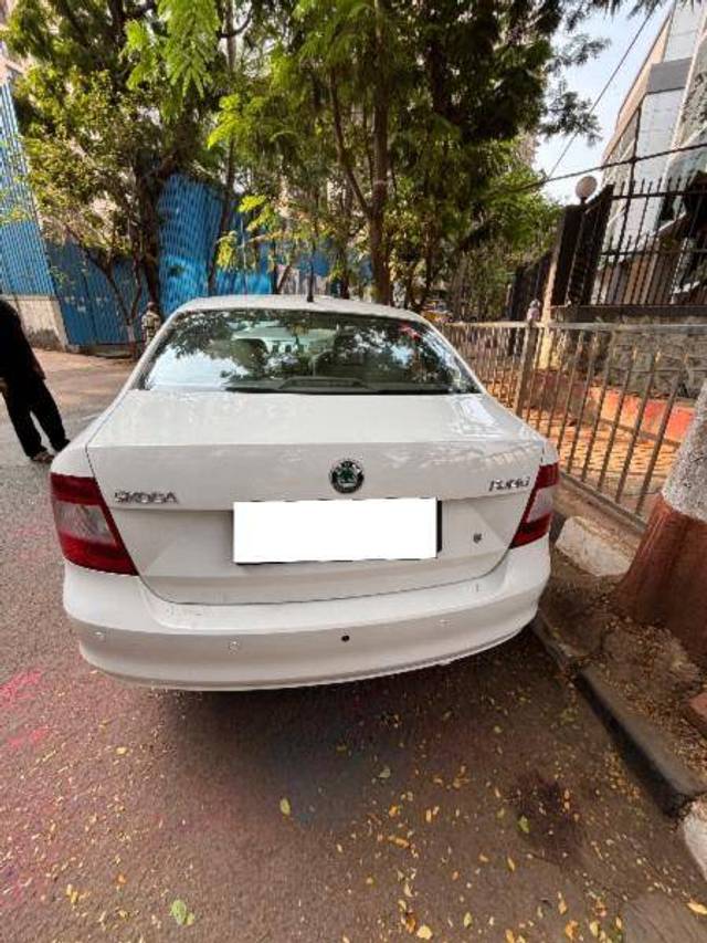 https://images10.gaadi.com/usedcar_image/4410644/original/e837da821b51d5d661130b8c7cc694ef.jpeg?imwidth=6401