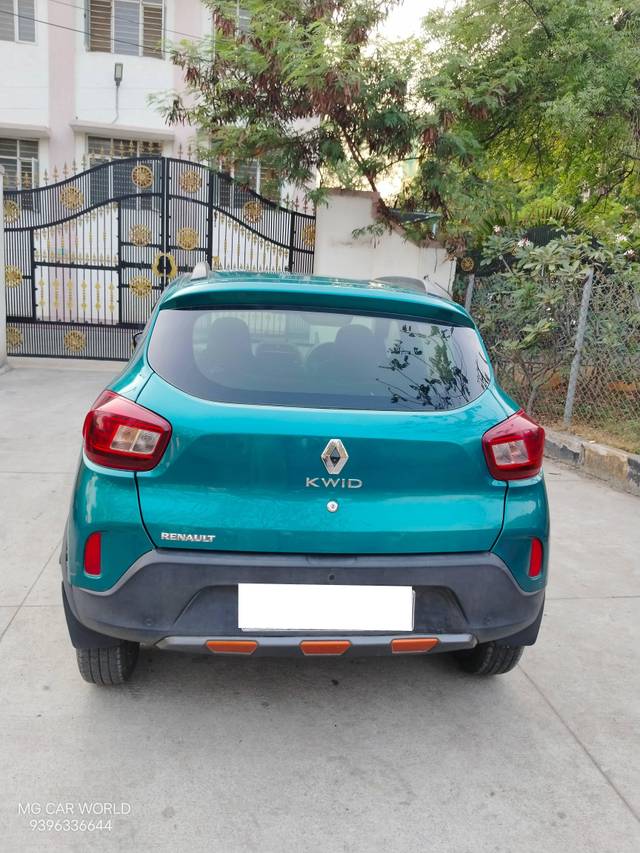 https://images10.gaadi.com/usedcar_image/4410662/original/processed_76b8e20c6a9ca82151dfa0597729d0db.jpg?imwidth=6401