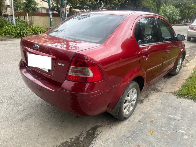 https://images10.gaadi.com/usedcar_image/4410684/original/processed_9cc20f11f4ada804e2ac598711292791.jpg?imwidth=6402