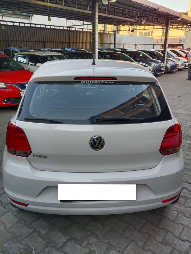 https://images10.gaadi.com/usedcar_image/4410692/original/processed_01f00ded799f4a893ed30093e2f98245.jpg?imwidth=6401