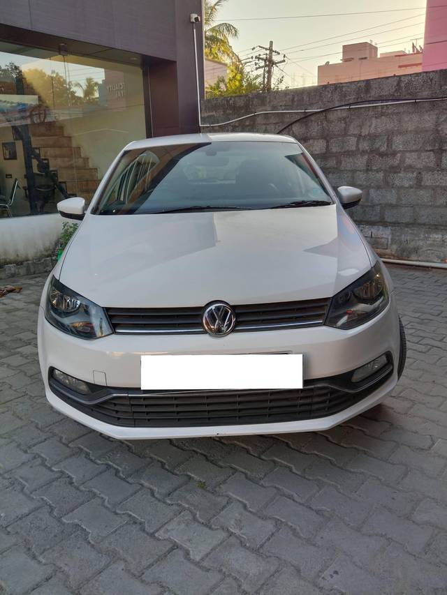 https://images10.gaadi.com/usedcar_image/4410692/original/processed_0702d7b327e57eb5e6e6cec188d6a00f.jpg?imwidth=6402