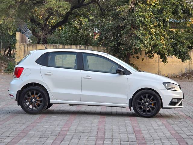 https://images10.gaadi.com/usedcar_image/4410775/original/6598913ef8043f3f50a0074f5fcd273a.jpg?imwidth=6401