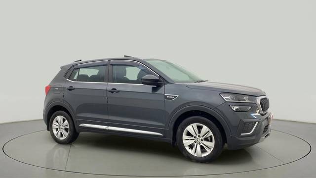 https://images10.gaadi.com/usedcar_image/4410915/original/49c6705ce3d6a4a667d814ef9172beaa.jpg?imwidth=6400