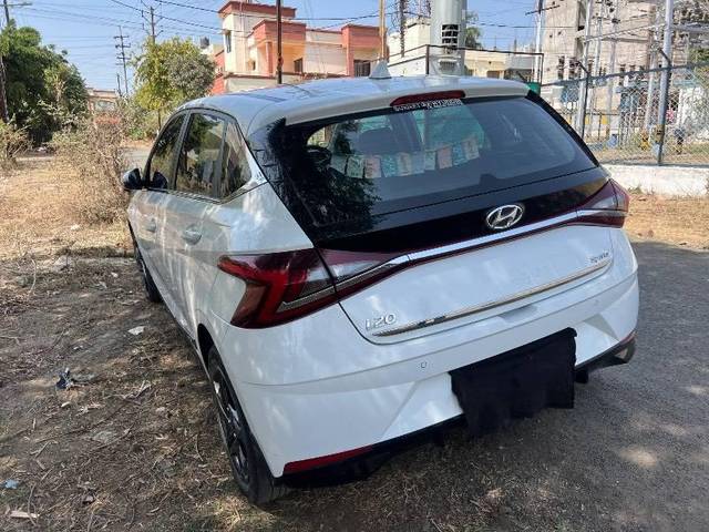 https://images10.gaadi.com/usedcar_image/4410995/original/processed_56abbca4-98ef-43e0-a8eb-270ca9c71a57.jpeg?imwidth=6400