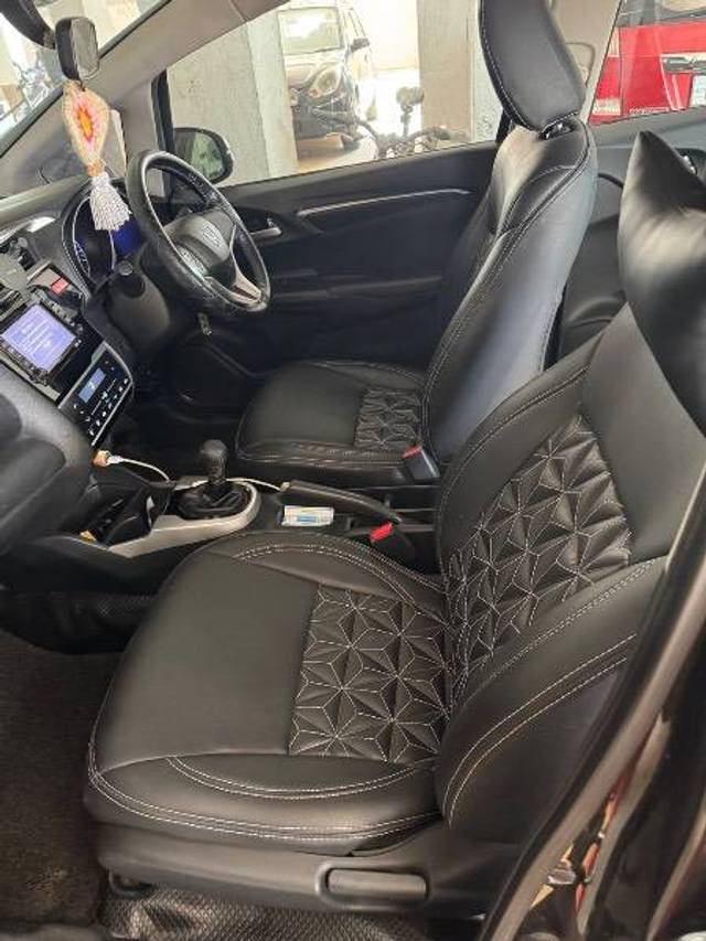 https://images10.gaadi.com/usedcar_image/4411236/original/be5b95a3edc63a536a74e82921dd5552.jpeg?imwidth=6402