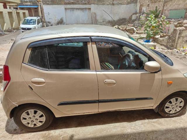 https://images10.gaadi.com/usedcar_image/4411322/original/13f8cce965bf3196129f6d2dc859d50e.jpg?imwidth=6402