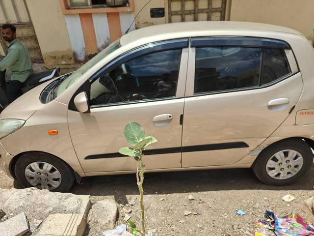 https://images10.gaadi.com/usedcar_image/4411322/original/d6459a59ba01d8135392b9d7e8e74302.jpg?imwidth=6401