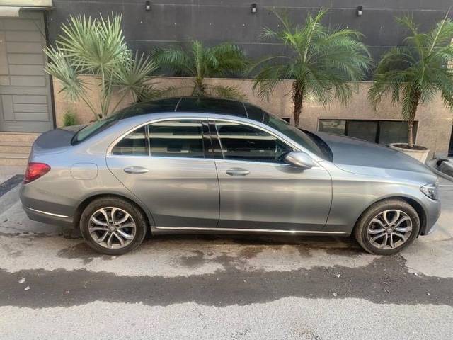https://images10.gaadi.com/usedcar_image/4411331/original/eaefdaf5b9d7aade6193f63347240f71.jpeg?imwidth=6401
