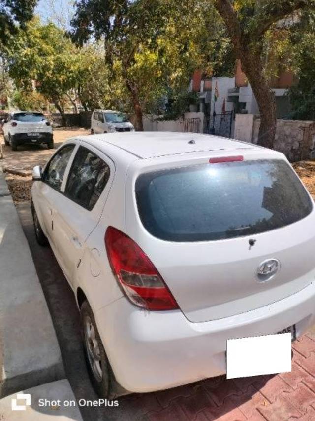 https://images10.gaadi.com/usedcar_image/4411379/original/processed_5deb48d5-e618-4f0c-9d9c-5327fac5c02e.jpg?imwidth=6401