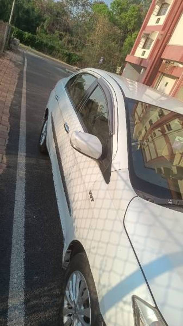 https://images10.gaadi.com/usedcar_image/4411404/original/7804c2c034e8f22f057ceb1dd9fef40f.jpg?imwidth=6401