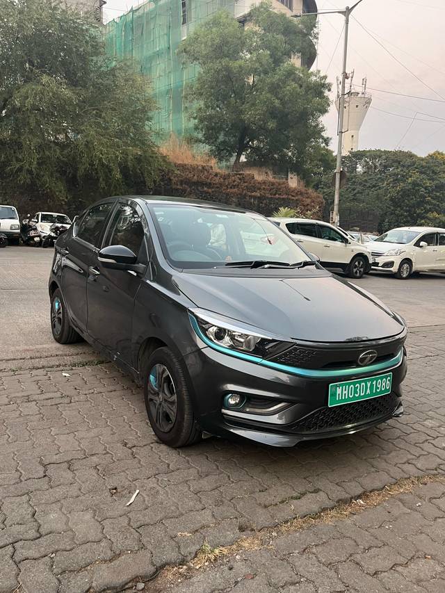 https://images10.gaadi.com/usedcar_image/4411408/original/cdd3ae5d140093b64d2b0fcb8c8d5714.jpg?imwidth=6400