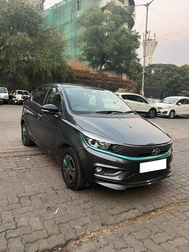 https://images10.gaadi.com/usedcar_image/4411408/original/processed_4e2f69018289a1b85979c42a104fa466.jpg?imwidth=6400