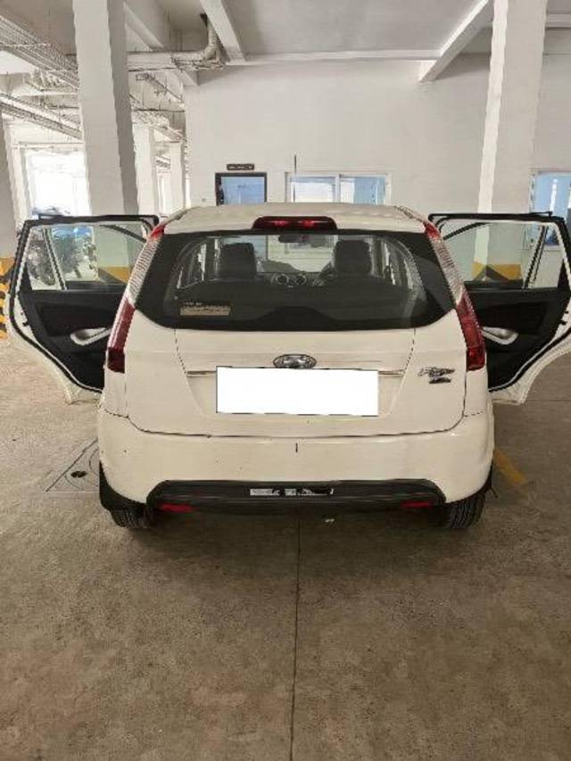 https://images10.gaadi.com/usedcar_image/4411449/original/processed_297b7ae5-3eca-4e4d-b88c-31df95381fe7.jpeg?imwidth=6402