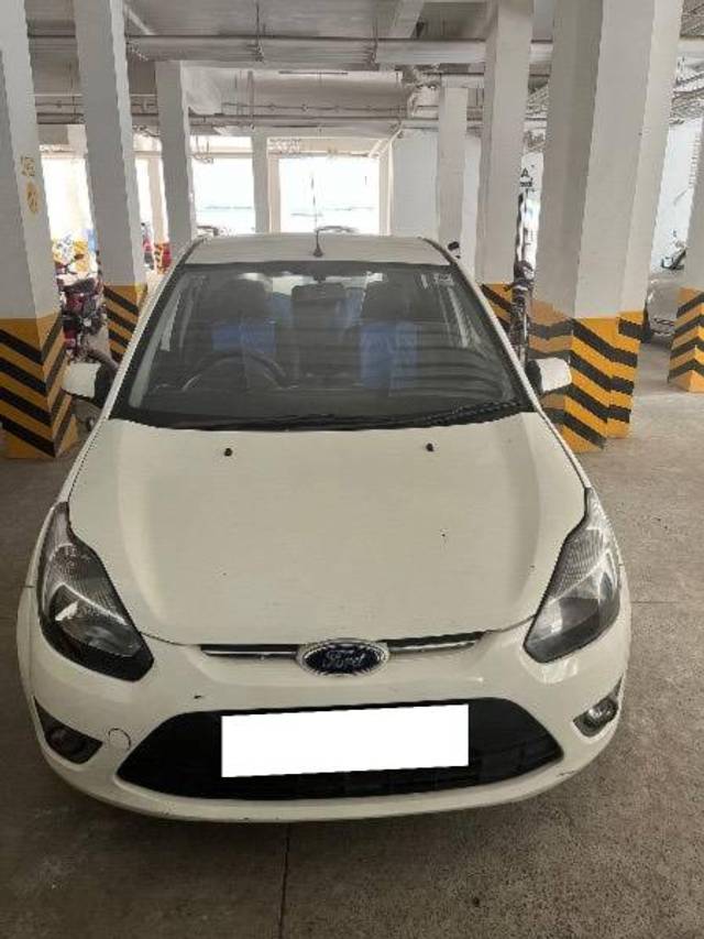 https://images10.gaadi.com/usedcar_image/4411449/original/processed_d33da5a2-49df-4ec5-9368-9043632c0ce8.jpeg?imwidth=6400