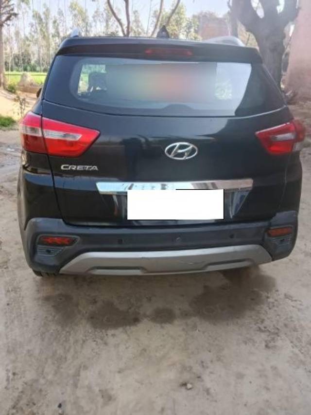 https://images10.gaadi.com/usedcar_image/4411560/original/processed_2d993e99-6c28-44eb-9b6e-37a68d6ef9eb.jpg?imwidth=6402