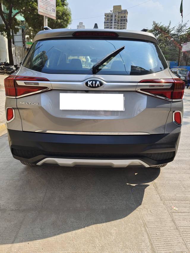 https://images10.gaadi.com/usedcar_image/4411563/original/processed_56749da5d0a68b6c1ab105bb6eeb8205.jpeg?imwidth=6401