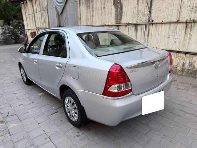 https://images10.gaadi.com/usedcar_image/4411566/original/processed_71da4f59547fb044ba90aaa6cde00803.jpg?imwidth=6402