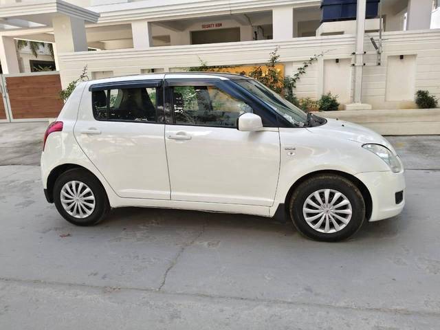 https://images10.gaadi.com/usedcar_image/4411637/original/processed_43a010fde86098d907ffec85fbe9a6ca.jpg?imwidth=6401