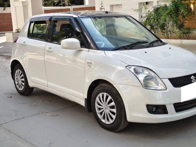 https://images10.gaadi.com/usedcar_image/4411637/original/processed_ca284011af70d19cd538bebc8c258638.jpg?imwidth=6400