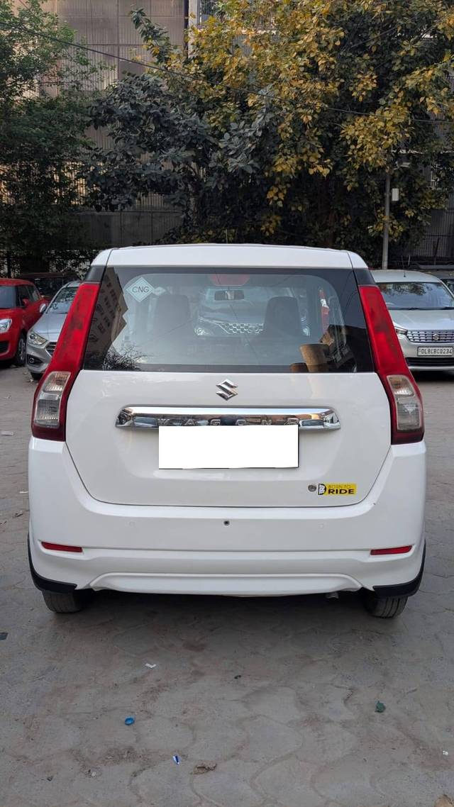 https://images10.gaadi.com/usedcar_image/4411719/original/processed_e543c7cc03f82831f07e3b85cfc1c40f.jpg?imwidth=6401