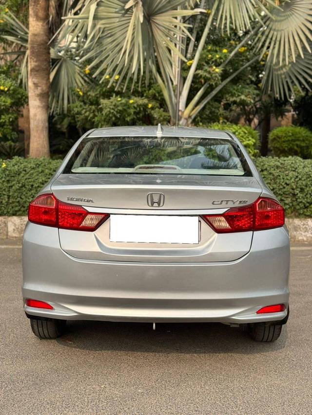 https://images10.gaadi.com/usedcar_image/4411720/original/processed_4c70c387028c4f13c97766da6bdb5b00.jpg?imwidth=6402