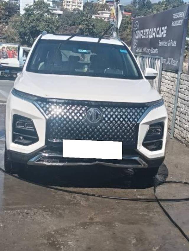 https://images10.gaadi.com/usedcar_image/4411907/original/processed_5712c874-02ff-41df-a051-fcab7d79397c.jpg?imwidth=6401