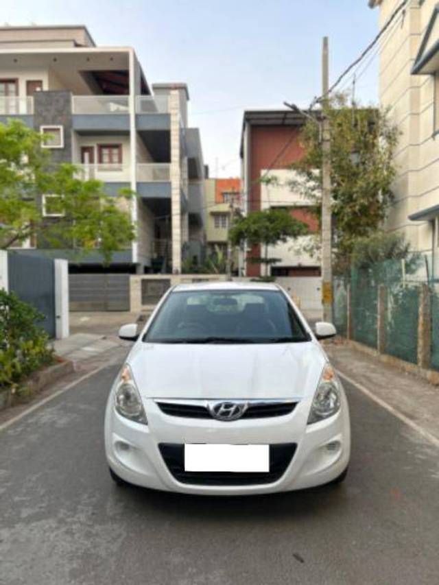 https://images10.gaadi.com/usedcar_image/4411931/original/ac39c265242f8e18c3cf812c6c674a27.jpeg?imwidth=6400