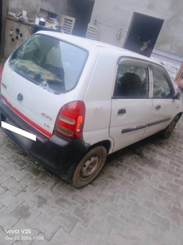 https://images10.gaadi.com/usedcar_image/4411953/original/processed_d172e059-cde4-471f-b3d5-345bc87e384c.jpg?imwidth=6400