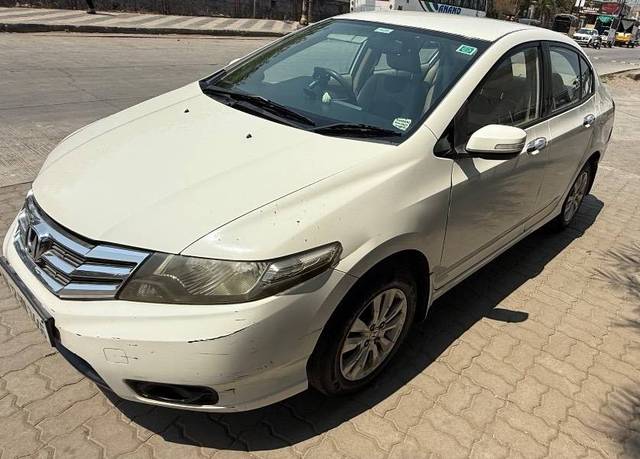 https://images10.gaadi.com/usedcar_image/4411983/original/23c4957f738ff67a2445a48bf7ec39be.jpeg?imwidth=6402