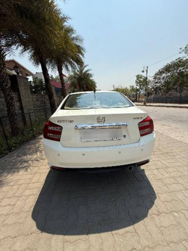 https://images10.gaadi.com/usedcar_image/4411983/original/897cd3bf3a0cf3a1f9721db55aab381d.jpeg?imwidth=6401