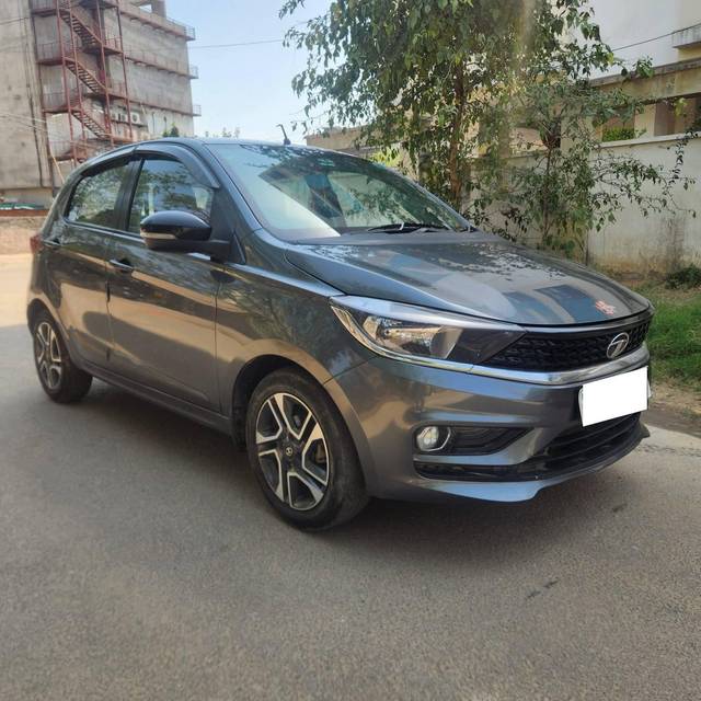 https://images10.gaadi.com/usedcar_image/4412002/original/processed_c592fb943b8e2b50e7a7dc93c92fac4d.jpg?imwidth=6400