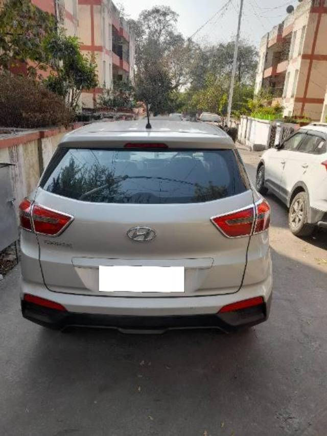 https://images10.gaadi.com/usedcar_image/4412033/original/processed_90287468-2c65-4b7a-81be-94b39447b583.jpg?imwidth=6401