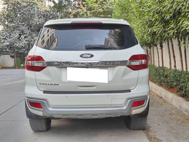 https://images10.gaadi.com/usedcar_image/4412097/original/processed_6efc341ed89526c3b2271c27c670e2ee.jpg?imwidth=6402