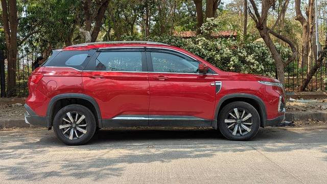 https://images10.gaadi.com/usedcar_image/4412110/original/ac814d3c5ee4c91fa407fe86860500a4.jpg?imwidth=6402