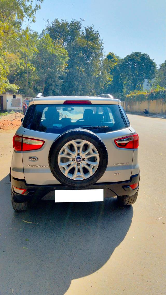 https://images10.gaadi.com/usedcar_image/4412113/original/processed_b29a9268d76391e277527e10d7e29431.jpg?imwidth=6402