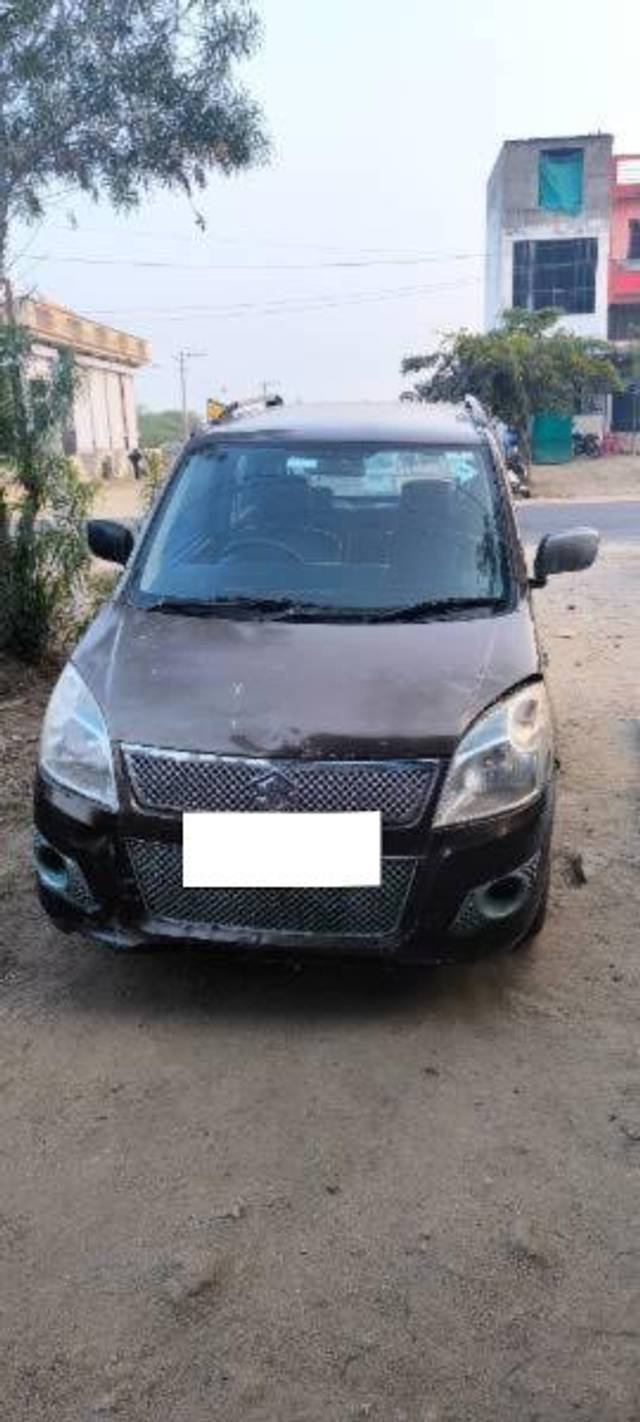 https://images10.gaadi.com/usedcar_image/4412133/original/processed_bb336e62-8eb2-493c-ac74-284f907583d7.jpg?imwidth=6400