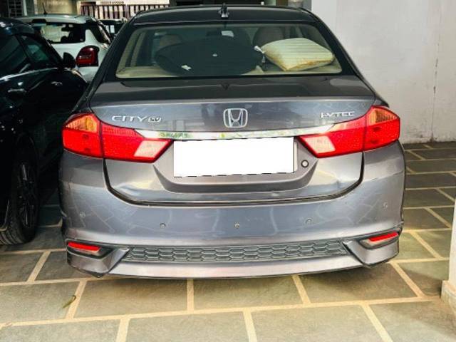 https://images10.gaadi.com/usedcar_image/4412142/original/617ee25c3d46331ecfec1ed282a23e86.jpeg?imwidth=6401
