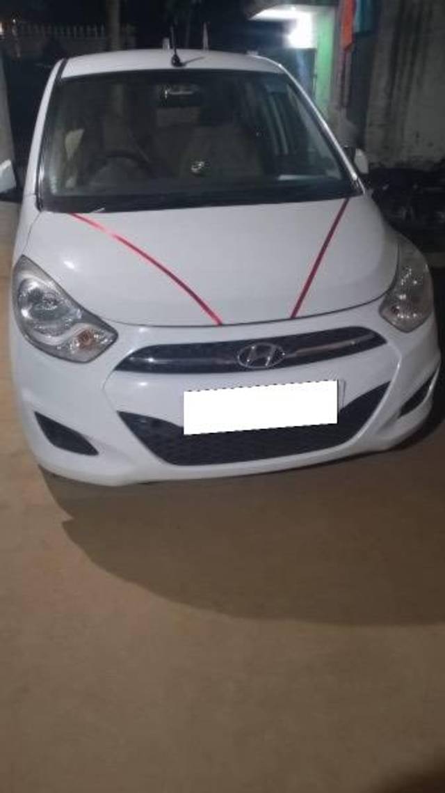 https://images10.gaadi.com/usedcar_image/4412266/original/processed_bd050c9f-b403-4fb2-b463-5fb5aaa620b2.jpeg?imwidth=6400