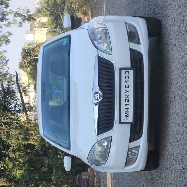 https://images10.gaadi.com/usedcar_image/4412281/original/3bbd2c96eded4b7eb09adaf909d63e8b.jpg?imwidth=6400