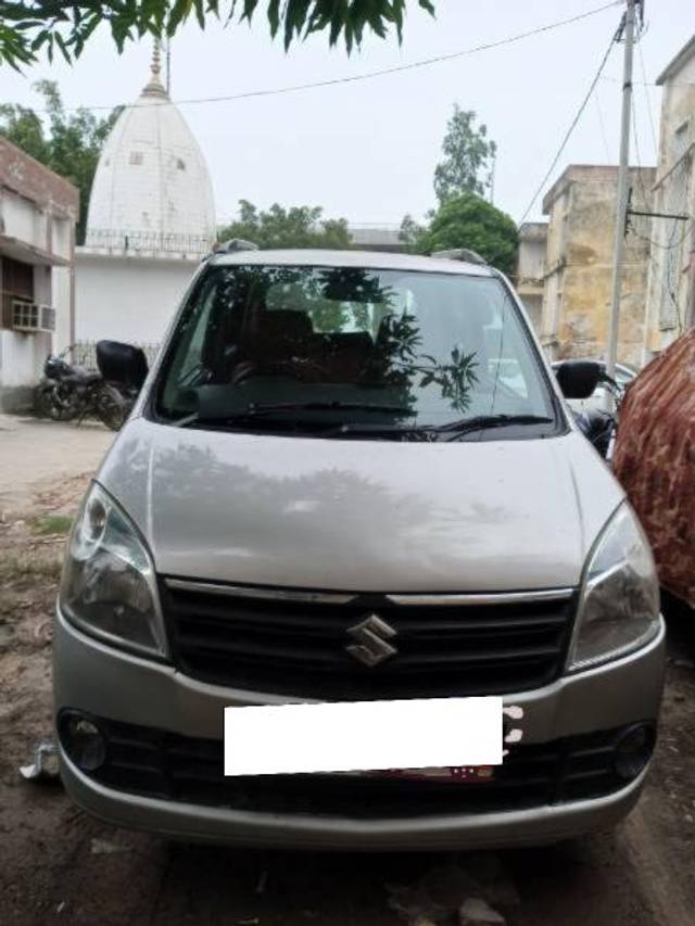 https://images10.gaadi.com/usedcar_image/4412308/original/processed_03ccdeb0-988b-4f68-b36c-ba43acfaeac8.jpg?imwidth=6400