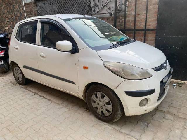 https://images10.gaadi.com/usedcar_image/4412486/original/processed_945be5e9-6a0a-47bd-9a41-25a5d9568a42.jpg?imwidth=6400