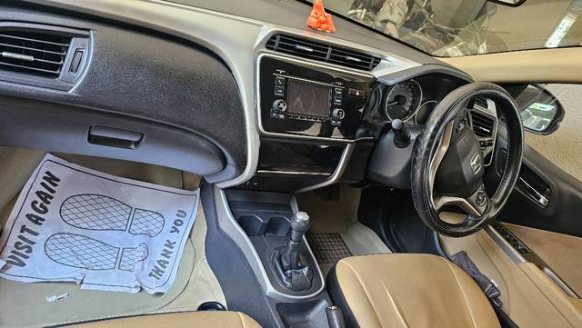 https://images10.gaadi.com/usedcar_image/4412540/original/a8bfac05c32272c4afe316d67edd33c7.jpg?imwidth=6401