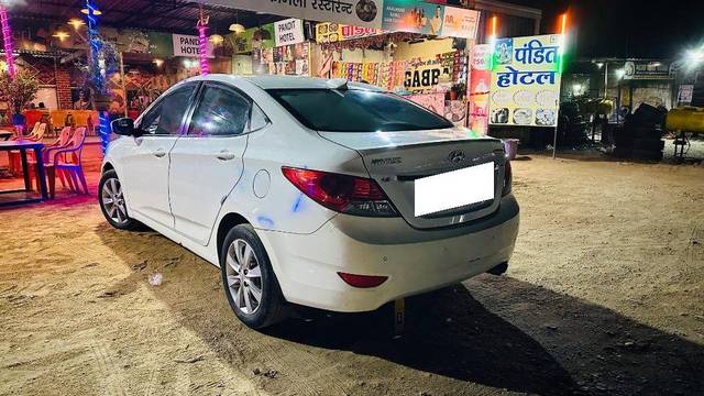 https://images10.gaadi.com/usedcar_image/4412552/original/4368c29c388e1bfe86e51e474ed7c304.jpeg?imwidth=6402