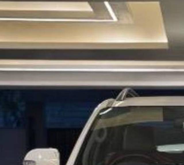 https://images10.gaadi.com/usedcar_image/4412555/original/processed_9bffe323-66ba-4733-a741-bcb5c2fbc973.jpeg?imwidth=6400