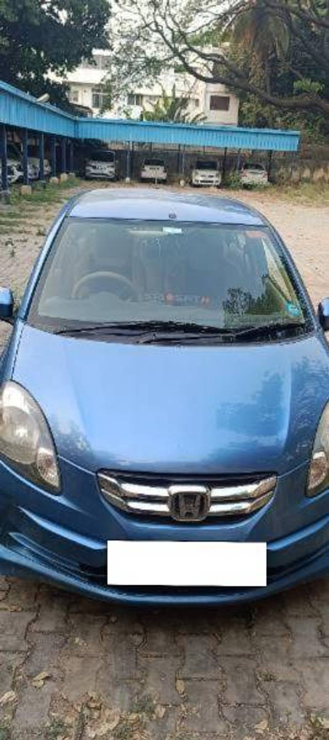 https://images10.gaadi.com/usedcar_image/4412567/original/15d5c3d90dcaa400e92cf194b81efdfa.jpg?imwidth=6400